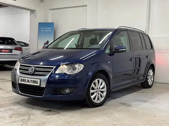 Volkswagen Touran 2010 photo 2