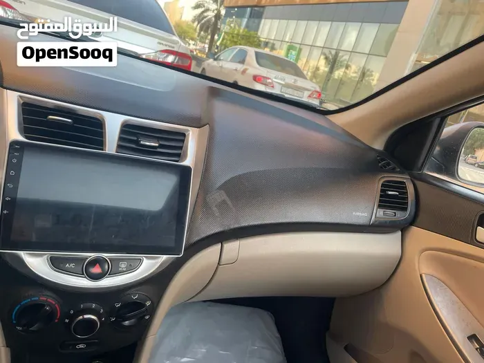 Hyundai Accent 2018 photo 4