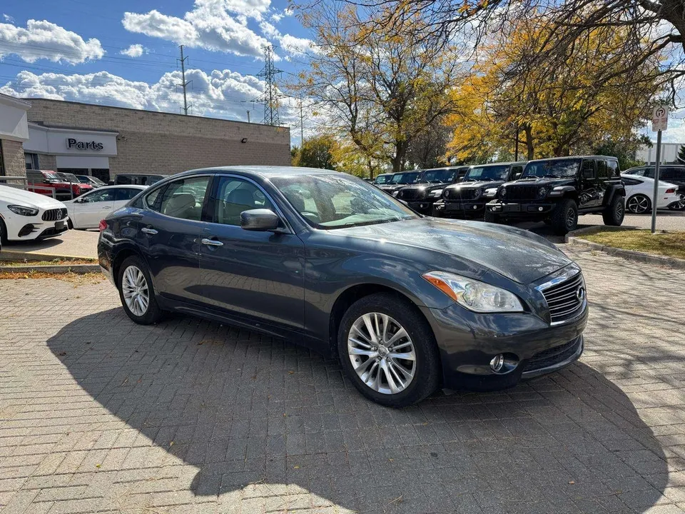 Infiniti M37X 2012 photo 3