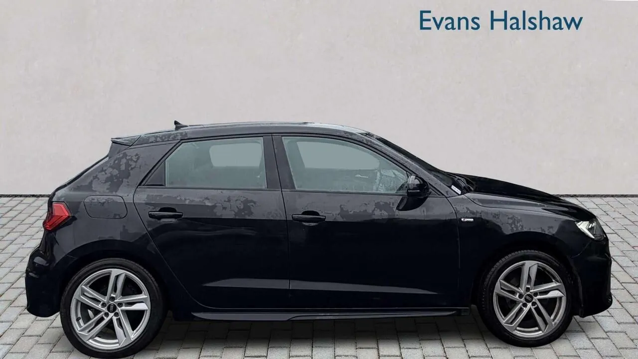 Audi A1 2021 photo 2
