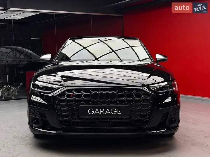 Audi S8