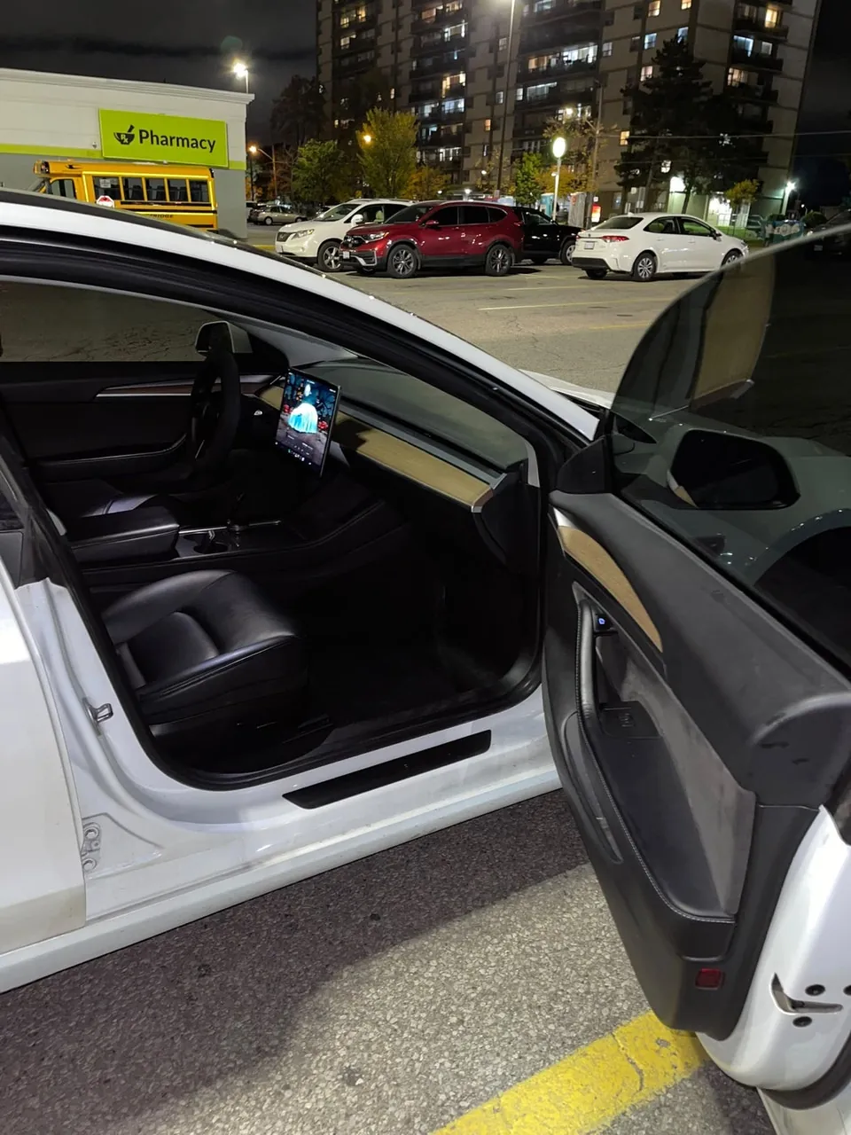 Tesla Model 3 2023 photo 2