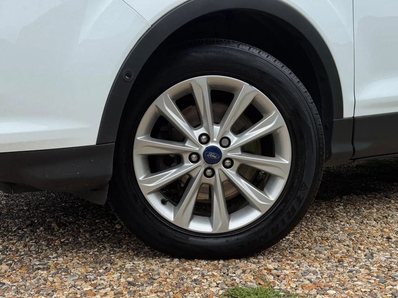 Ford Kuga 2015 photo 3