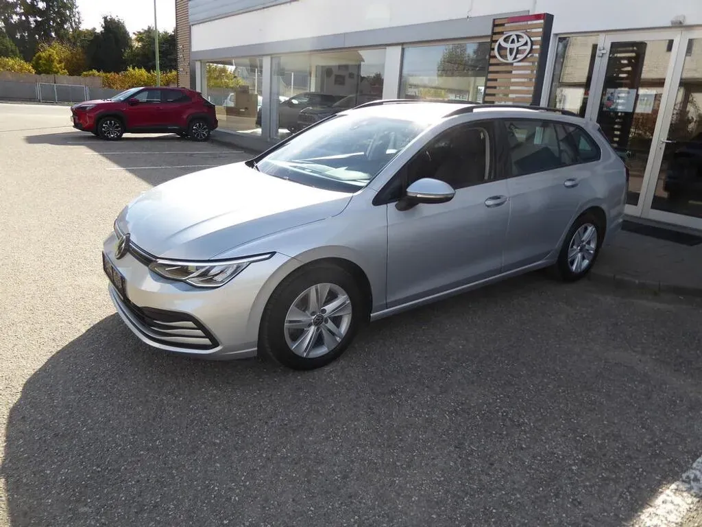 Volkswagen Golf 2023 photo 2