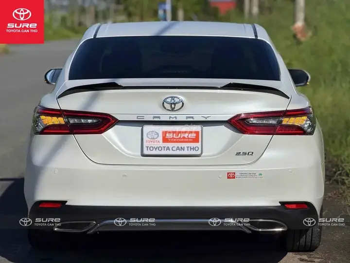 Toyota Camry 2023 photo 3