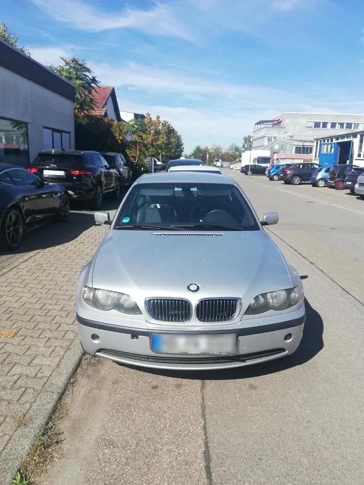 BMW 318I