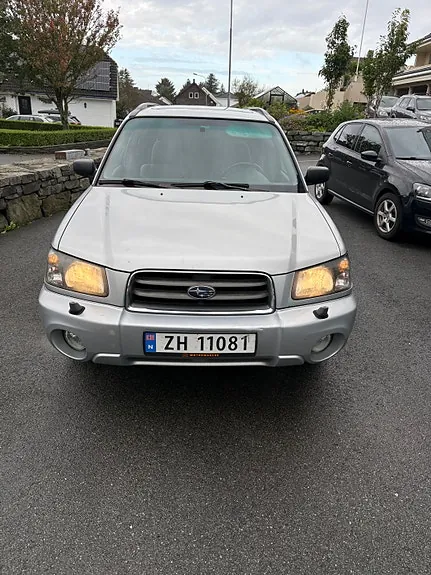 Subaru Forester 2004 photo 2