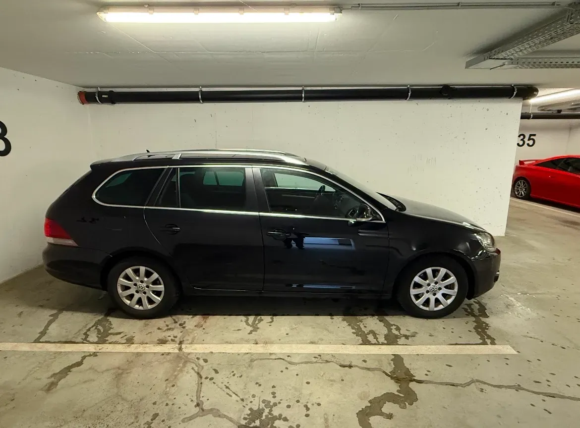 Volkswagen Golf 2010 photo 3
