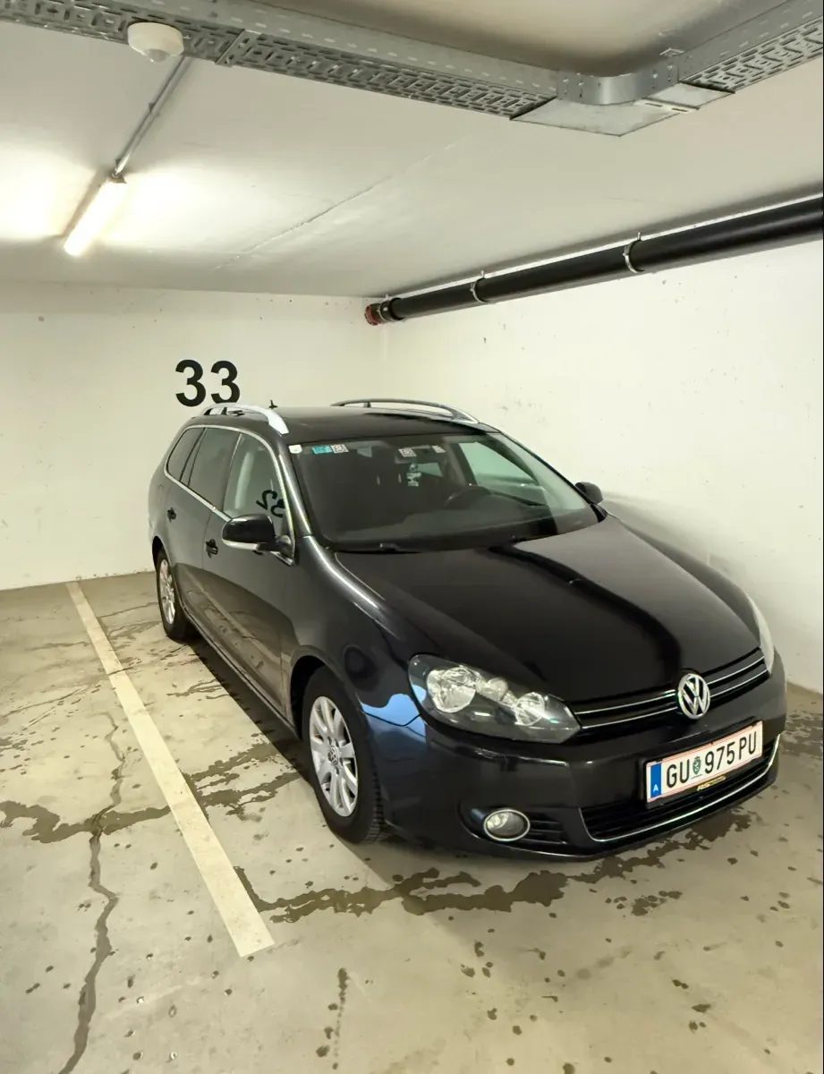 Volkswagen Golf 2010 photo 2
