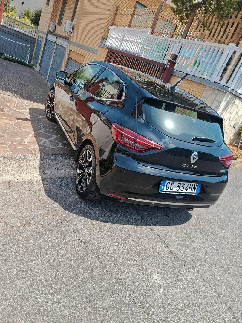 Renault Clio 2022 photo 2