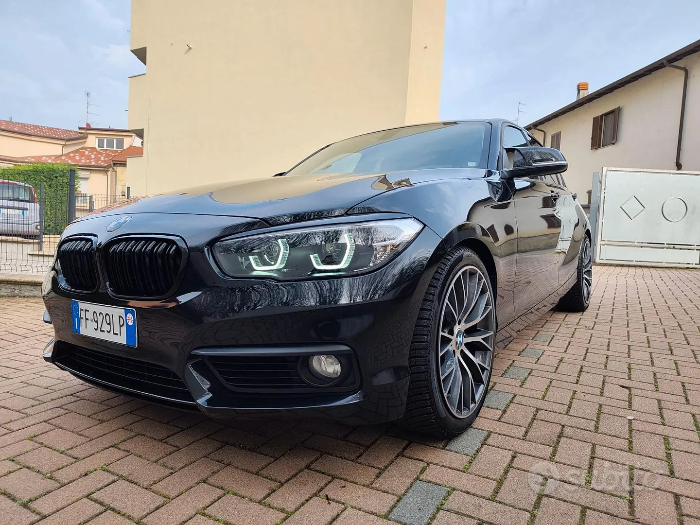 BMW 120I 2016 photo 3