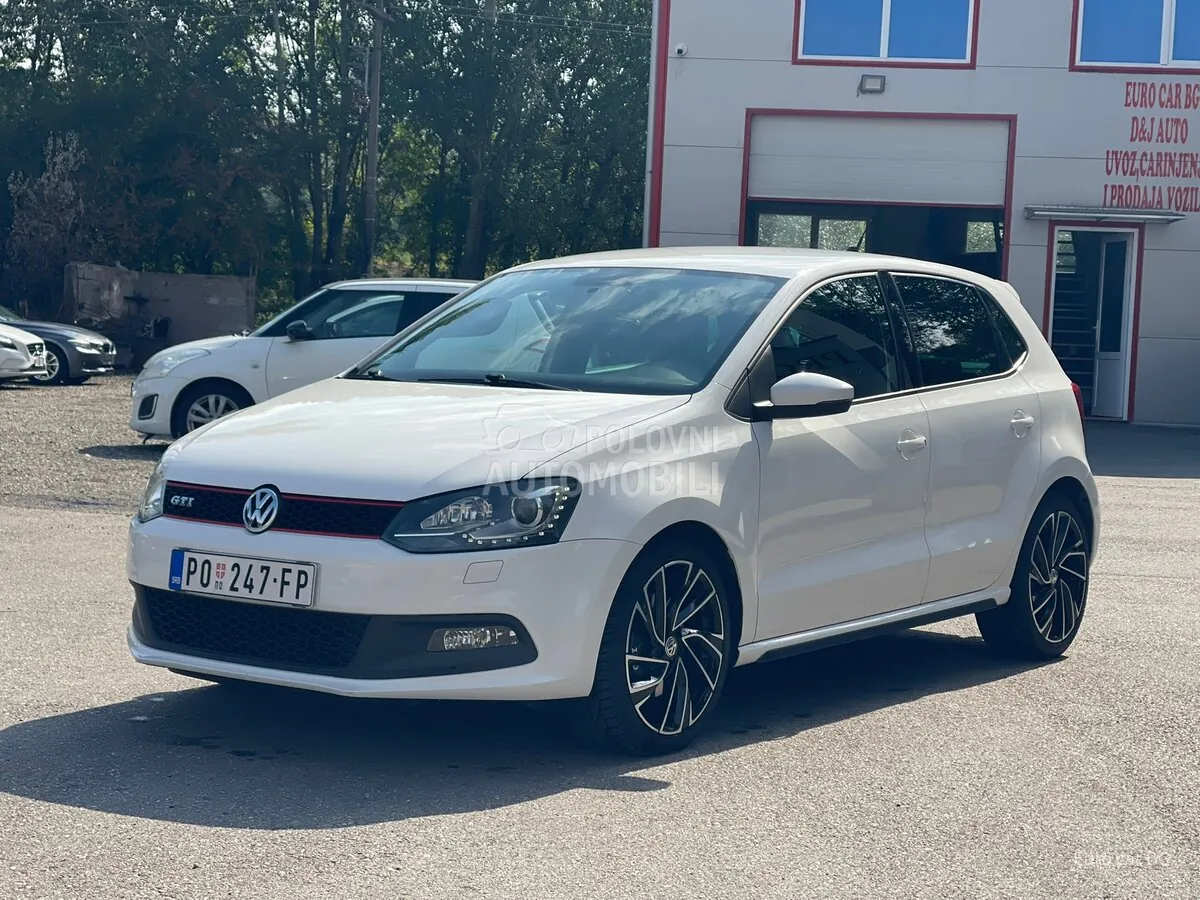 Volkswagen Polo 2012 photo 2