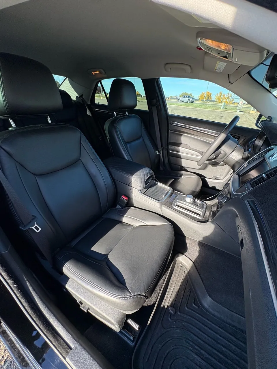 Chrysler 300 2022 photo 4