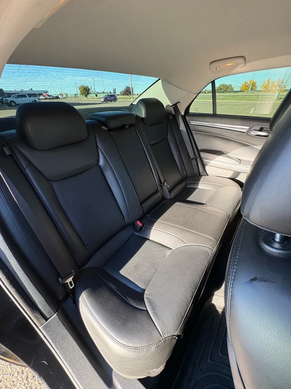 Chrysler 300 2022 photo 5