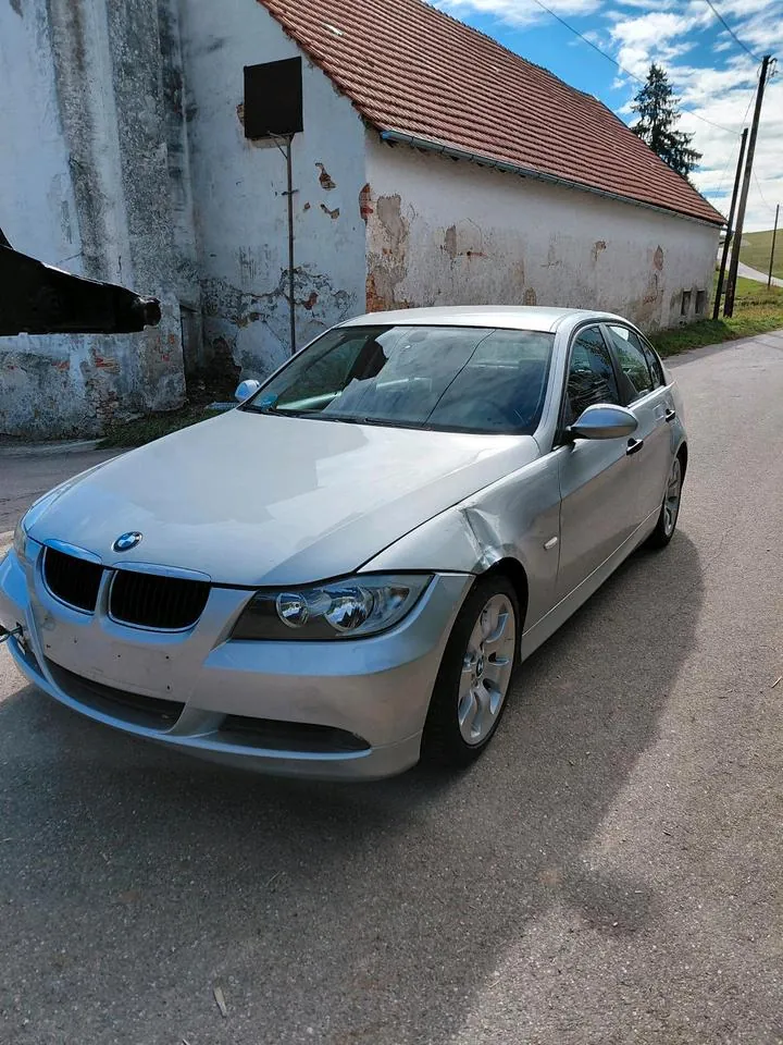 BMW E90