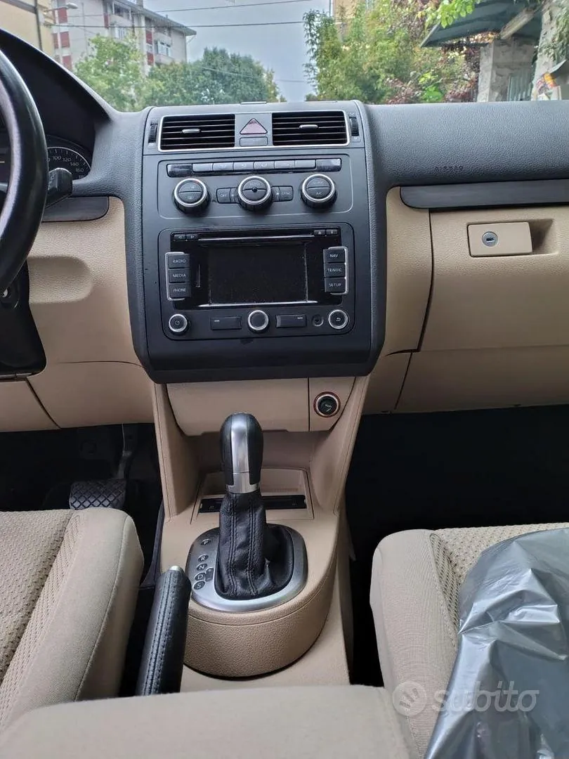 Volkswagen Touran 2014 photo 4