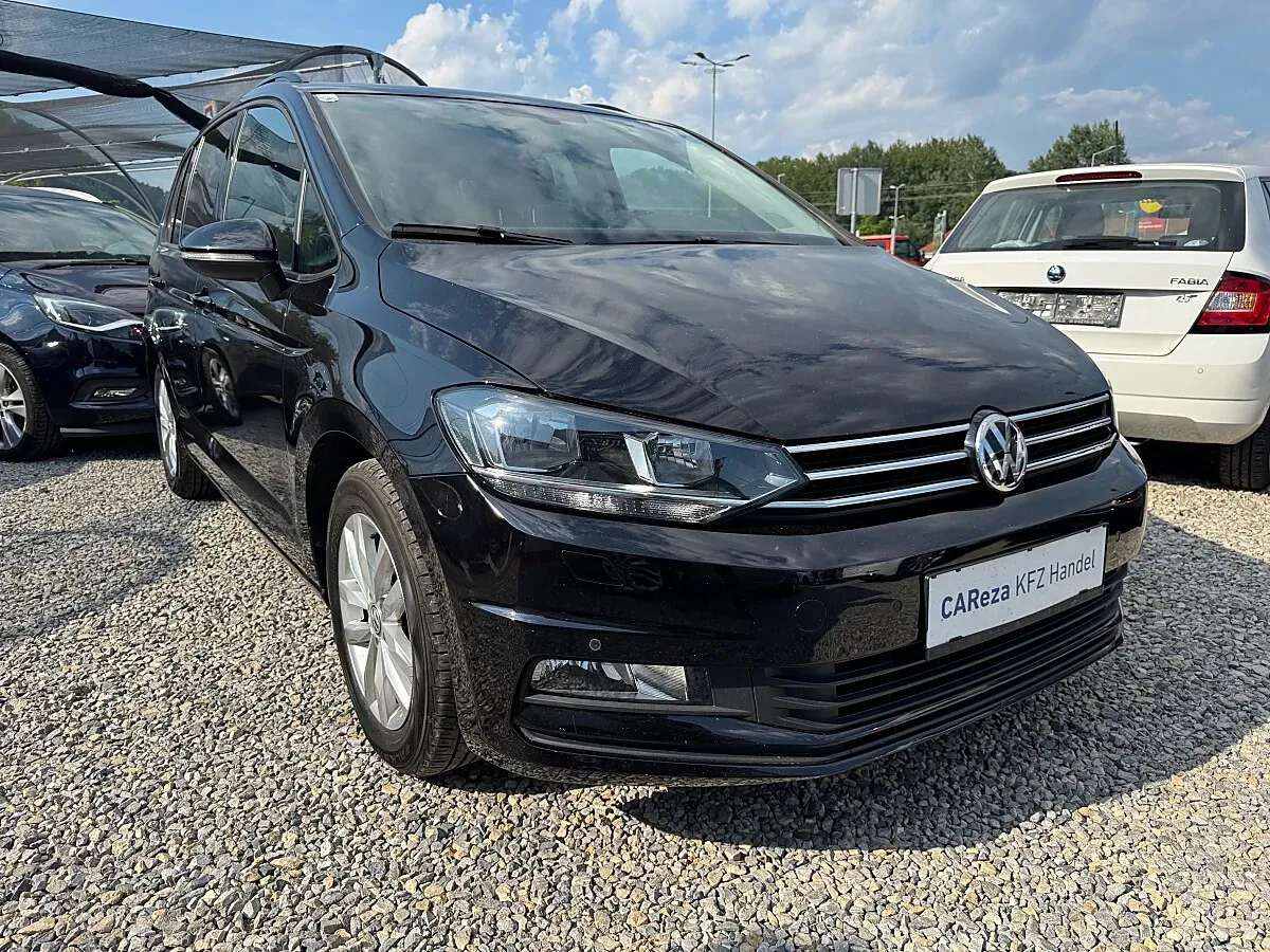 Volkswagen Touran 2017 photo 2