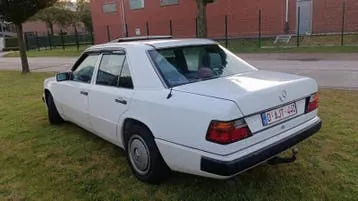 Mercedes-Benz W124