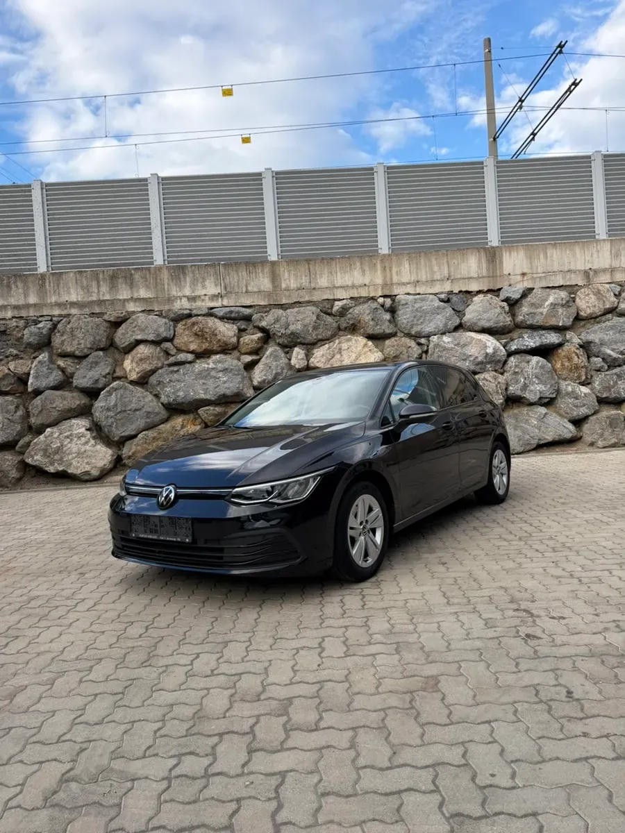 Volkswagen Golf 2023 photo 2