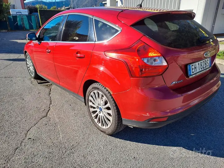 Ford Focus 2011 photo 3