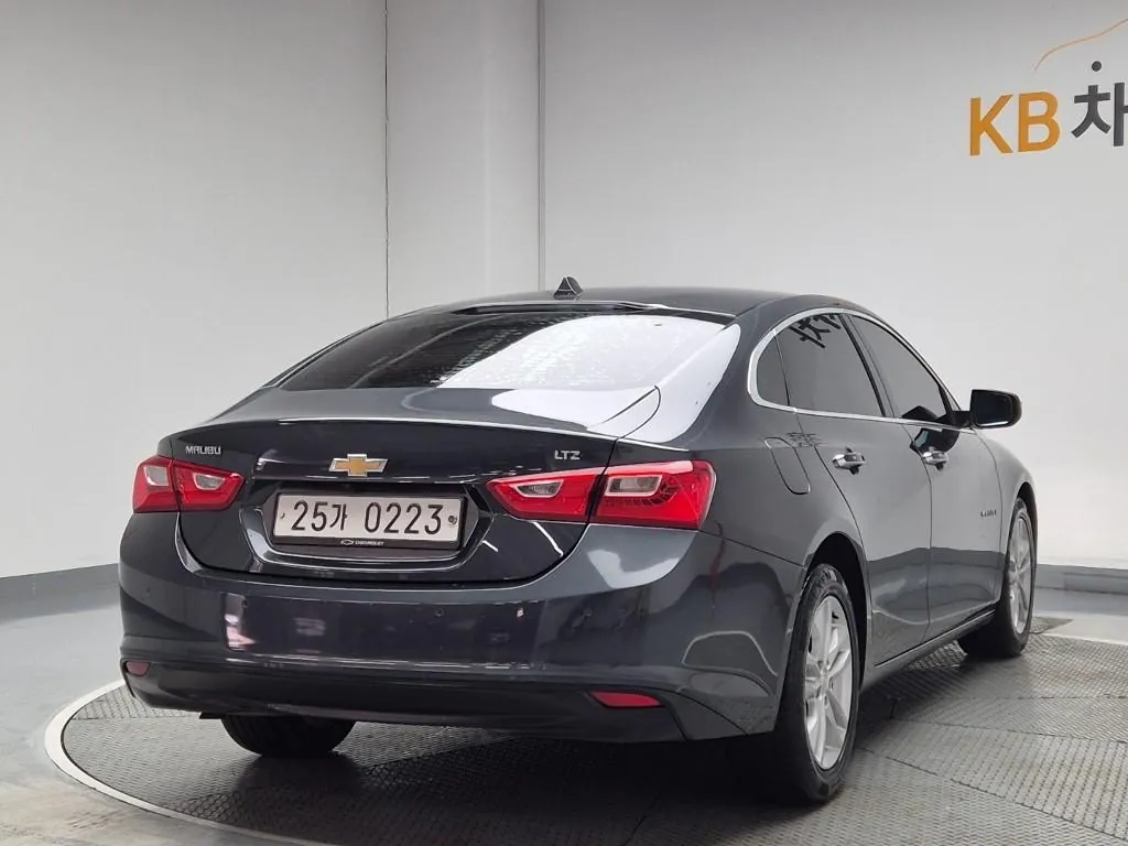 Chevrolet Malibu 2017 photo 3