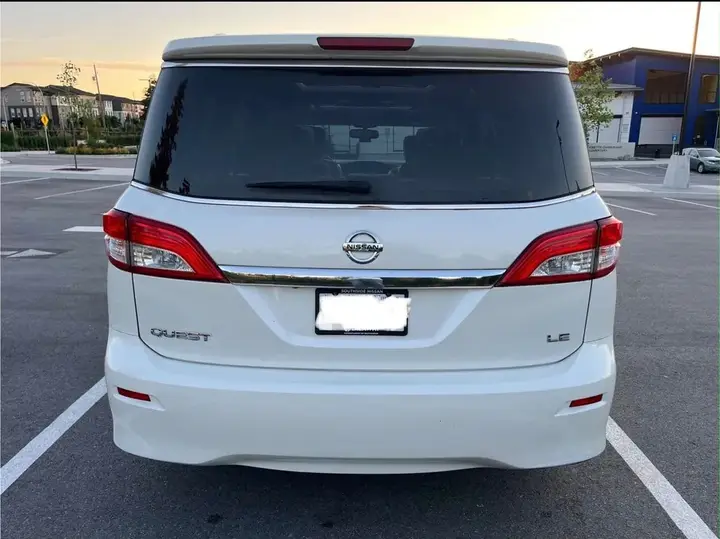 Nissan Quest 2011 photo 3