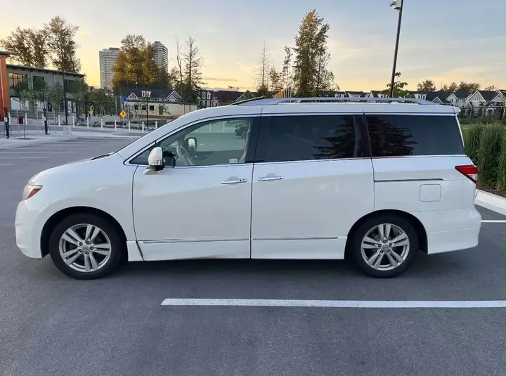 Nissan Quest 2011 photo 2