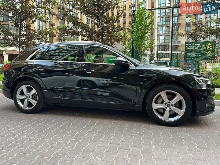 Audi E-Tron 2021 photo 5