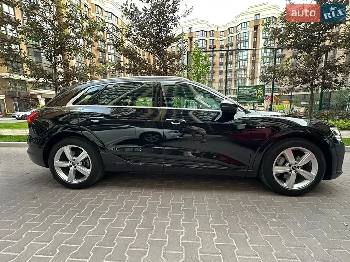 Audi E-Tron 2021 photo 4