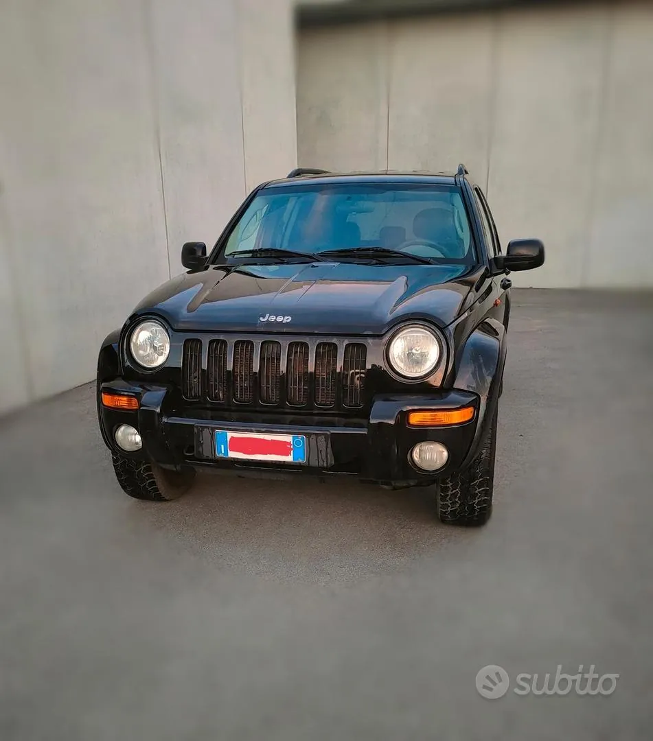 Jeep Cherokee 2005 photo 2