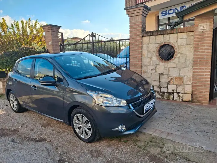 Peugeot 208 2014 photo 3