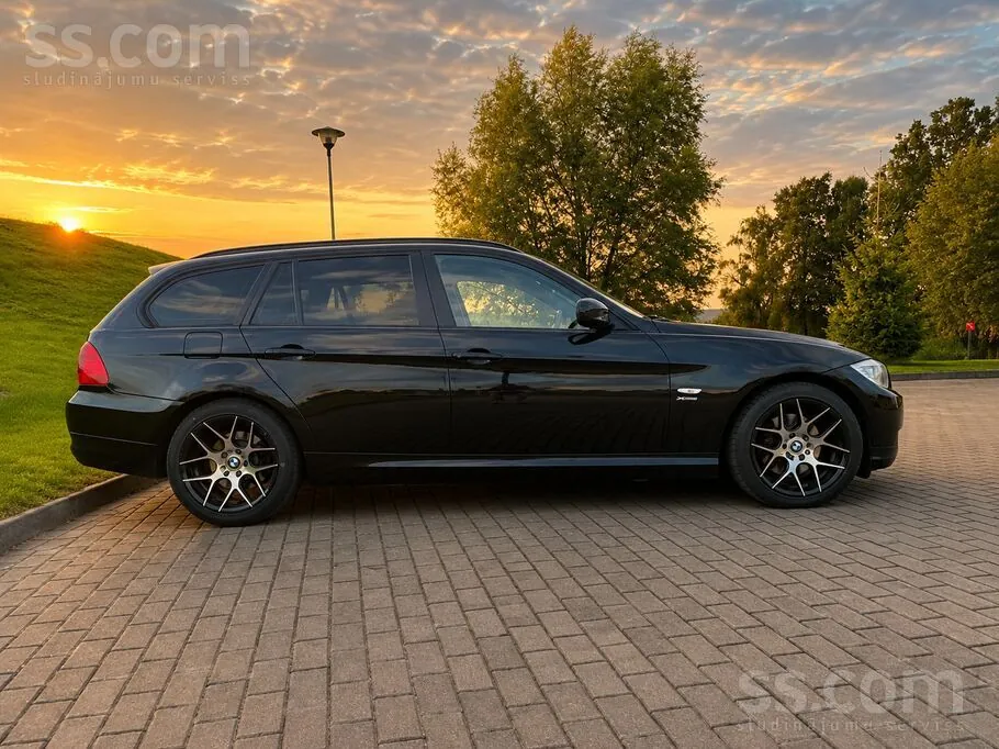 BMW 320 2011 photo 5