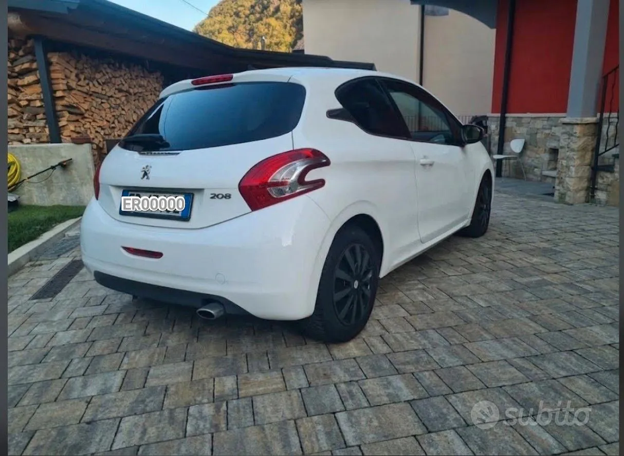 Peugeot 208 2013 photo 3