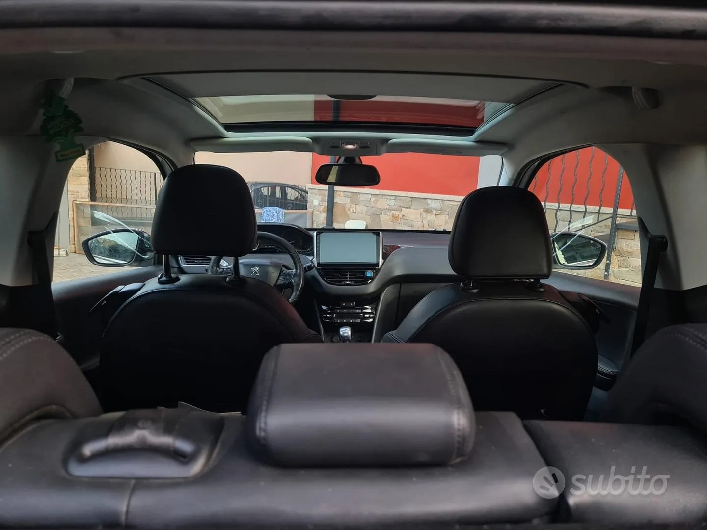 Peugeot 208 2013 photo 5