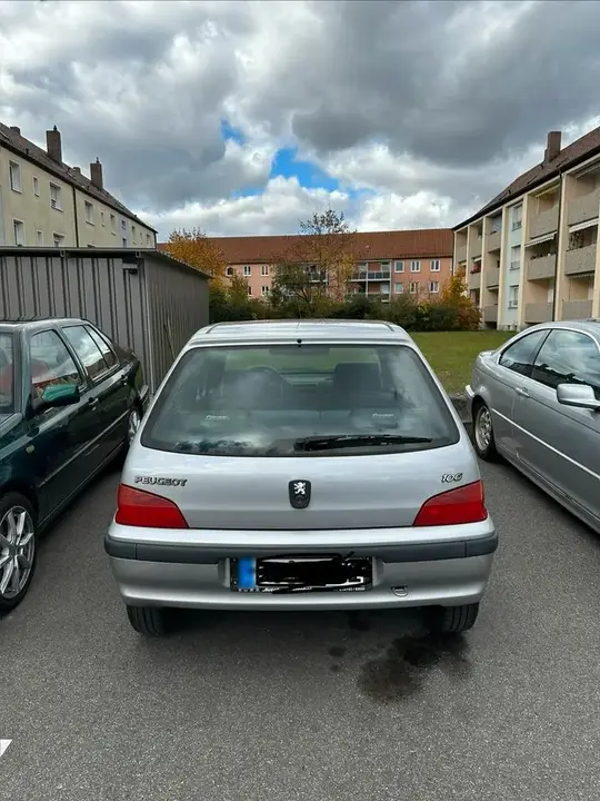 Peugeot 106