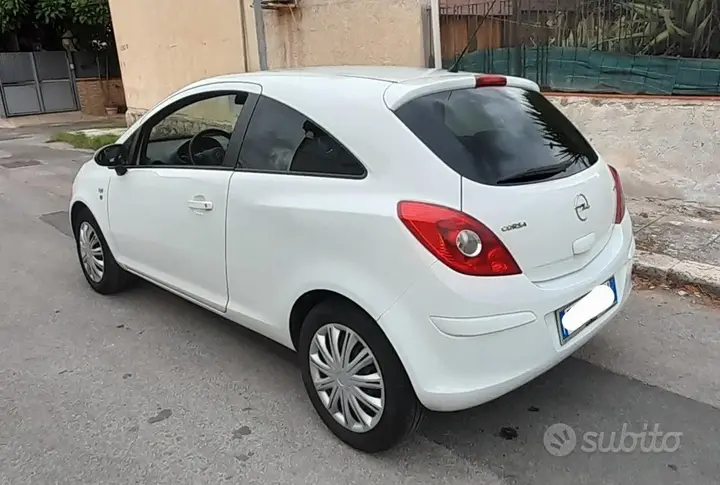 Opel Corsa 2010 photo 3