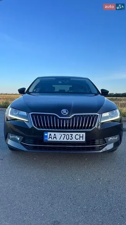 Skoda Superb 2018 photo 2