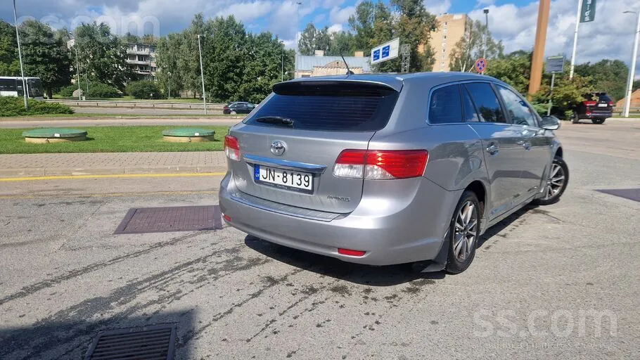 Toyota Avensis 2014 photo 4
