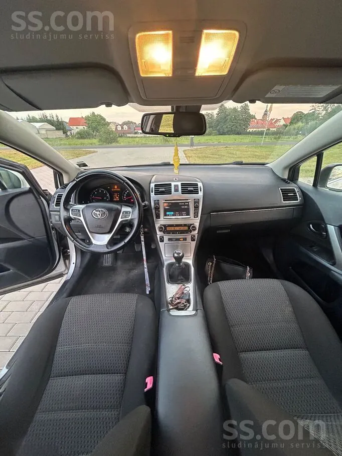 Toyota Avensis 2014 photo 5