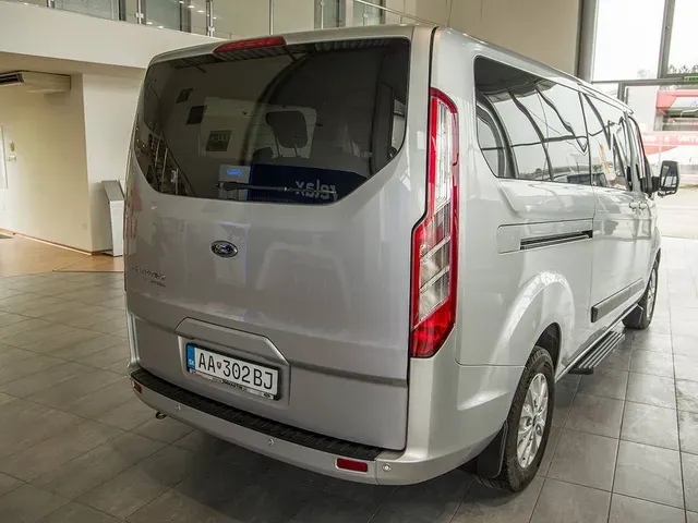 Ford Tourneo Custom 2023 photo 3
