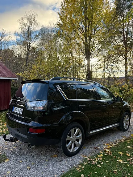 Mitsubishi Outlander 2011 photo 3