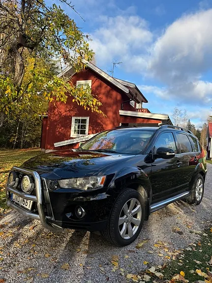 Mitsubishi Outlander 2011 photo 2