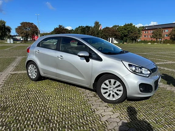 Kia Rio 2013 photo 4