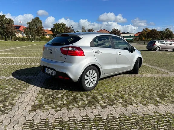 Kia Rio 2013 photo 2
