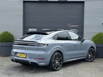 Porsche Cayenne 2024 photo 2