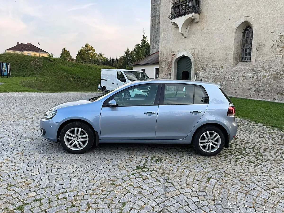 Volkswagen Golf 2011 photo 2
