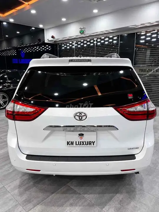 Toyota Sienna 2012 photo 2