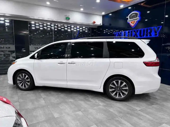 Toyota Sienna 2012 photo 5