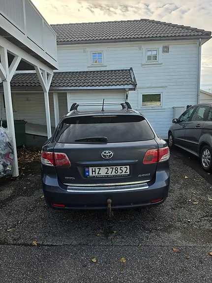 Toyota Avensis 2009 photo 2