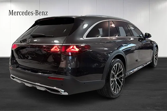 Mercedes-Benz E300 De 2026 photo 5